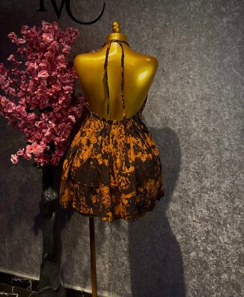 Short backless gown