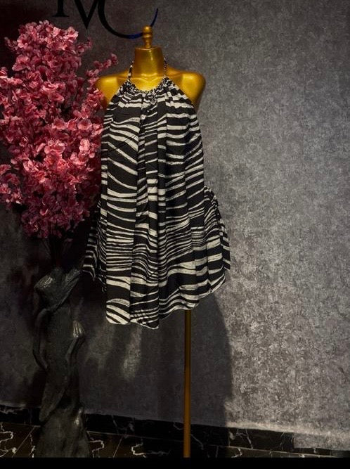 Backless short gown