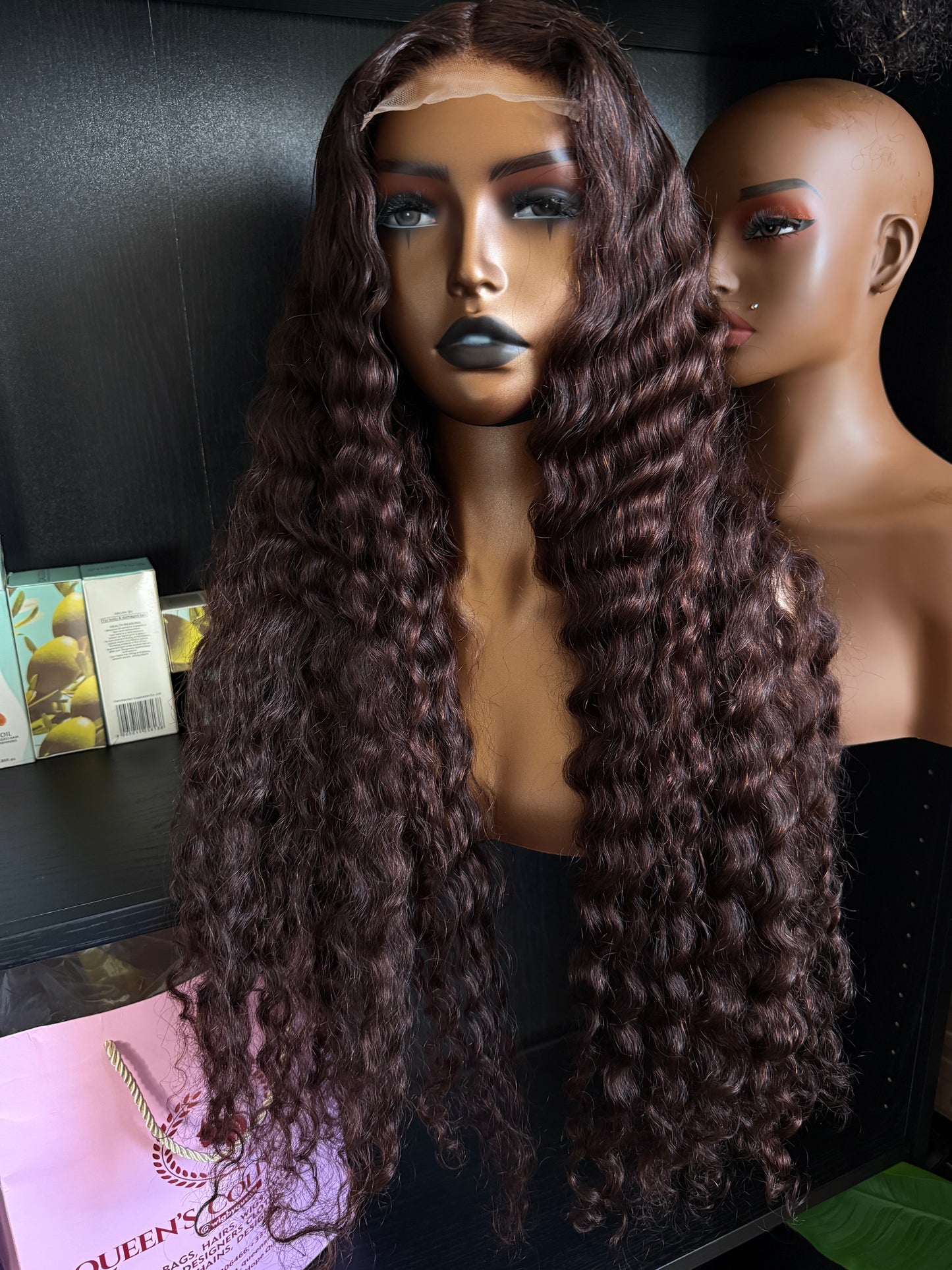 Dark brown deep wave 🌊 32” 280grams with  4x4 closure