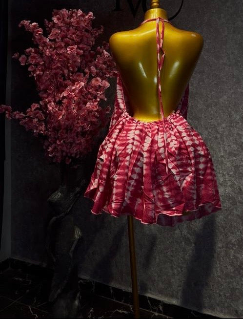 Short backless gown