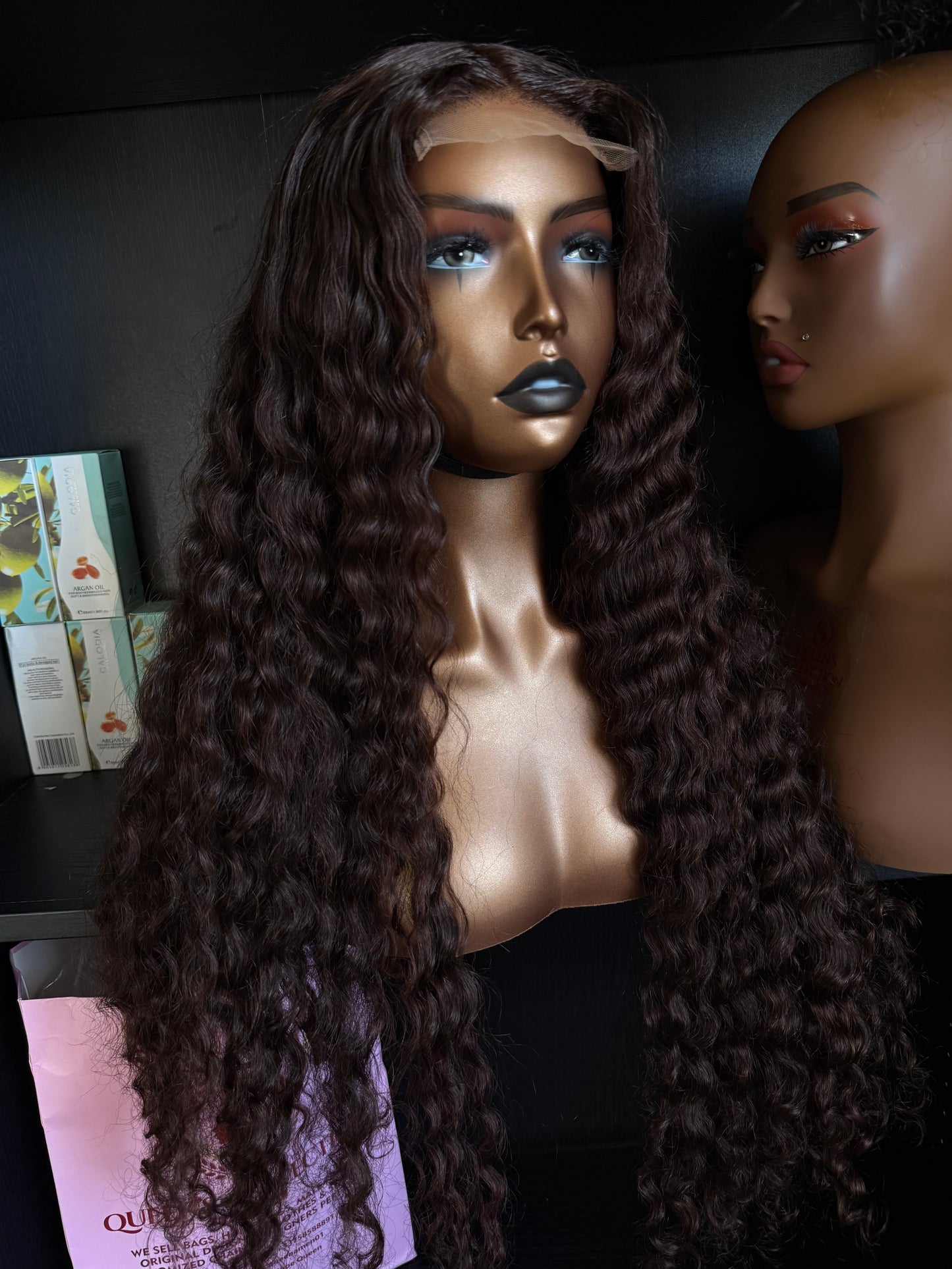 Dark brown deep wave 🌊 32” 280grams with  4x4 closure